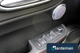 Alfa Romeo Giulia 2.9 V6 Quadrifoglio H/K Driver assist. / 11