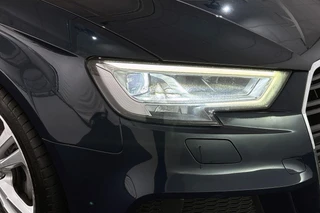 Audi A3 Sportback 30 TFSI Advance Sport S-Line Trekhaak Stoelverwarming Navi Virtual / 19