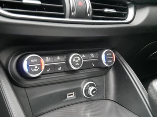 Alfa Romeo Stelvio 2.0 T AWD Veloce Leder| Pano| Sport uitlaat| FULL OPTION / 10