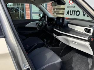 Suzuki Swift 1.2 Select Smart Hybrid / 16