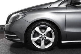 Mercedes-Benz B-Class 200 Ambition 157 PK - Automaat Orig. NL. | Cruise | PDC | NAV | Airco | Wegklapbare Trekhaak | LM 17" | / 35