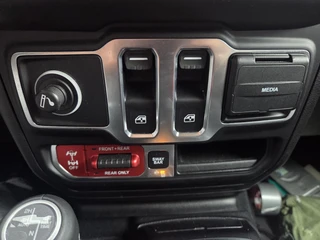 Jeep Wrangler 2.0T 80th Anniversary | Bluetooth | Navigatie | Parkeercamera / 19