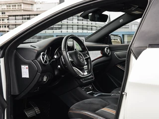 Mercedes-Benz CLA-klasse Shooting Brake 200 OrangeArt AMG Night Edition 156 PK | Panoramadak | Bi-xenon | Camera | Stoelverwarming | Navigatie | 18" / 11