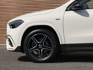 Mercedes-Benz GLA 250 e Business Solution AMG / 12