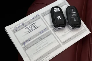 Peugeot 3008 1.6 HYbrid 225 GT 1e Eigenaar Panoramadak Leder FOCAL / 33