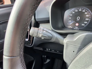 Volvo XC40 1.5 T4 Recharche Inscription | SOH 99%! | Panoramadak | Harman/Kardon | Leder | Camera | Navigatie | Cruise Control / 18