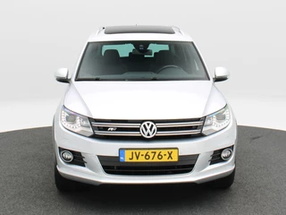 Volkswagen Tiguan 1.4 TSi R-Line Edition 125 Pk | Panoramadak | Trekhaak | Camera | Cruise Control | Climatronic | Navigatie | 18 Inch / 5
