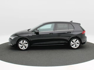 Volkswagen Golf 1.5 eTSi 150 Pk Automaat Style | Adaptive Cruise | Climatronic | Camera | CarPlay | Navigatie | 17 Inch / 11