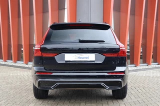 Volvo XC60 T6 Recharge AWD R-Design | Stoelverwarming | Parkeercamera | Panoramadak | Memorystoel | Keyless / 5