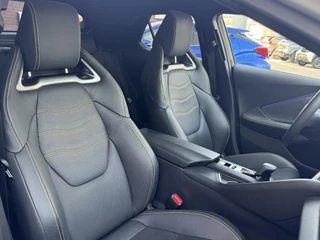 Toyota C-HR 2.0 Plug-in Hybrid 220 Première Edition PANODAK LEER 360° CAMERA JBL-AUDIO EL-STOEL STOEL/STUURVERW BLIND SPOT KEYLESS LED EL-ACHTERKLEP 19'' LM-VELGEN NL-AUTO / 11