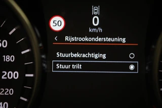 Land Rover Discovery 3.0 Si6 HSE Luxury 7p. | LUXURY PACK | STUURVERWARMING | ACHTERBANKVENTILATIE | MASSAGE | HEAD UP | 360 CAMERA | TREKHAAK / 50