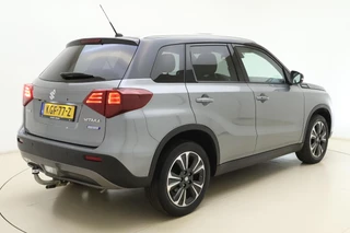 Suzuki Vitara 1.4 Boosterjet Style Smart Hybrid 129pk | Panoramadak | Trekhaak | Climate Control | Cruise Control Adaptief | Camera | Stoelverwarming | Navigatie | Parkeersensoren / 2