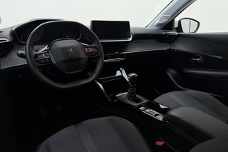 Peugeot 208 1.2T Allure Pack | 100PK | Parkeer Camera Achter | Stoelverwarming Voor | Privacy Glas | LED | Cruise Control | DAB+ | / 17