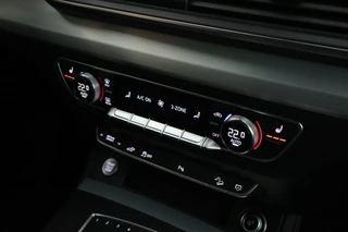 Audi Q5 50 TFSI e 299pk quattro S edition Trekhaak Virtual Cockpit Led Keyless ACC Stoelverwarming 2x S-Line / 35
