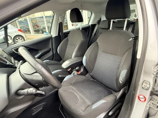 Peugeot 208 1.6 VTi Allure  | Navi | Bluetooth | Cruise | ECC | Regen- en Lichtsensor | Trekhaak / 18
