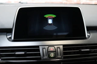 BMW 2 Serie Active Tourer 220i Executive Automaat  / Navigatiesysteem / Adaptieve LED koplampen / Hifi / Stoelverwarming / 16 Inch / Parkeersensoren voor+achter / Bluetooth / Cruise Control / Elektrische Achterklep / Verstelbare Achterbank / 30