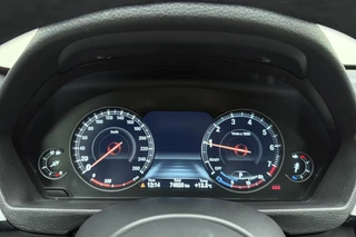 BMW 3-serie Gran Turismo 320i High Executive Edition | Lederen bekleding | M Sport pakket | Trekhaak | Stoelverwarming | Keyless | Navigatie | Weinig kilometers | Climate control / 40