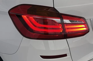 BMW 2-serie Active Tourer 218i M Sport Head-Up Sportstoelen Stoelverwarming HiFi Camera / 20