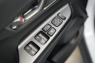 Hyundai Kona EV Comfort 64 kWh 3-Fase  Warmtepomp Two-Tone Adaptive-Cruise Navigatie / 11