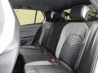 Volkswagen Golf 1.5 eTSI 130pk 7-DSG R-line / 18
