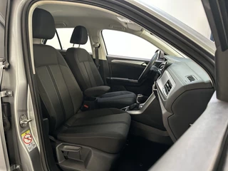 Volkswagen T-Roc 1.5 TSI 150pk DSG Life Navigatie Trekhaak Parkeersensoren App-Connect DAB+ / 9