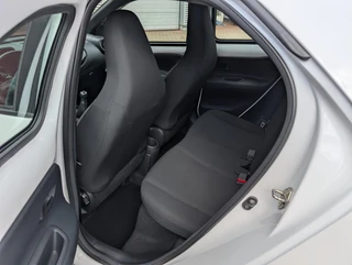 Toyota Aygo X Play NL-AUTO 100% DEALER OH APPLE & ANDROID AIRCO CRUISE CONTROL / 13