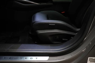 Peugeot e-408 GT 58 kWh | NIEUW | PANORAMADAK | STUURVERWARMING | MASSAGE | DAB | APPLE | 360 CAMERA / 33