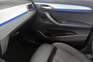 BMW X2 xDrive25e M Sport Panoramadak Head-Up HiFi Keyless Memory / 38