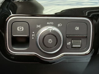 Mercedes-Benz A-Klasse BWJ 2020 180 136 PK Luxury Line AUTOMAAT  TREKHAAK | STOELVERW. | FULL LED | CAMERA | CARPLAY + ANDROID |  NAVI | CLIMA | CRUISE | LMV | PDC / 11