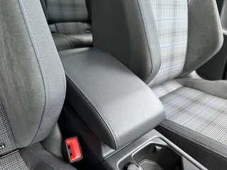 Volkswagen Golf 1.5 eHybrid GTE 272pk Head up | Black Style | IQ light | 360 Camera | Rijklaar incl. garantie / 28