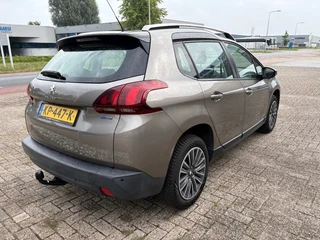 Peugeot 2008 1.2 Puretech Blue Lion Automaat ''Trekhaak - PDC - Navi '' / 6