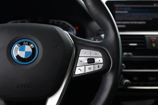 BMW iX3 Executive 80 kWh|SOH 93%|Pano|Applecarplay|Adapt.cruise|Navi|Camera|Leder / 24
