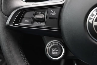 Alfa Romeo Giulia 2.0 Super 200PK Leder l Carplay l Camera l Winterpakket | Memory / 20