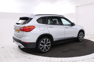 BMW X1 sDrive18d High Executive  Automaat, Panorama dak, Navigatie / 4
