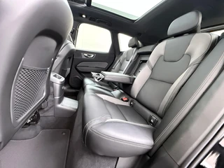 Volvo XC60 2.0 T6 Plug-in hybrid AWD Plus Dark / 26
