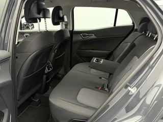 Kia Sportage 1.6 T-GDi Hybrid HEV DynamicLine Navigatie | All-Season | Carplay | Cruise Adaptief / 23