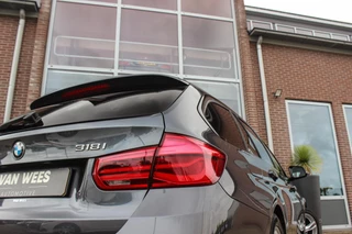 BMW 3-serie Touring 318i Centennial Executive M-sport | 2e eigenaar | HiFi audio | Navigatie | Bluetooth | Climate control | M-sportstuur | Cruise control | PDC | 18 inch | Trekhaak / 41