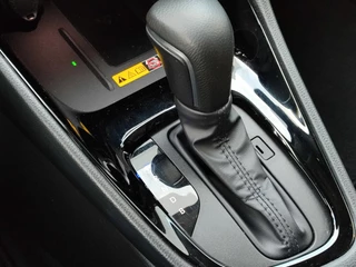 Toyota Yaris Hybrid 115 DYNAMIC STOEL/STUURVERW PARK-SENSOREN BLIND SPOT CAMERA KEYLESS 16'' LM-VELGEN CAMERA NAVI CLIMA AD-CRUISE APPLE/ANDROID / 25