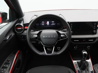 Škoda Fabia 1.0 TSi Monte Carlo 115 Pk Automaat | Stoelverwarming | Camera | Climatronic | CarPlay | Cruise Control | 17 Inch | 27.303 Km !! / 33