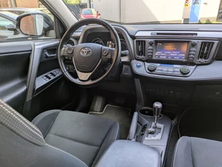 Toyota RAV4 2.5 Hybrid AWD Dynamic Camera|Elektr.Achterklep|Stoelverwarming|Trekhaak|Lane-Assist|1650KG Trekvermogen / 5