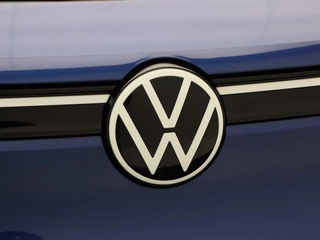 Volkswagen ID.4 First 77 kWh 204 Pk | Stoel/Stuurverwarming | Camera | Half Leer | CarPlay | Adaptive cruise | 20 Inch | 97.053 Km !! / 13