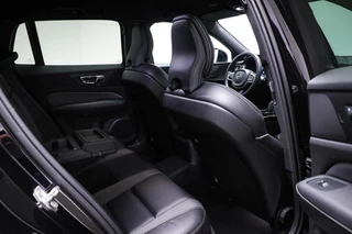 Volvo V60 2.0 T6 Recharge AWD R-Design | PARK ASSIST PACK | DAB | APPLE | VOORRUITVERWARMING | CAMERA / 14