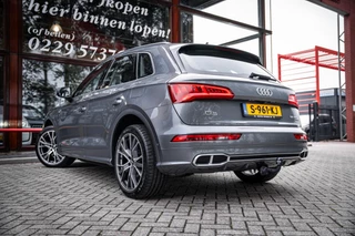 Audi Q5 50 TFSI e Quattro Pro Line | Luchtvering | Matrix LED | Inparkeersysteem | Drive select | Trekhaak | Navigatie | SoH 94% | / 6