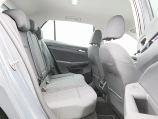 Volkswagen Golf 1.0 eTSi 110 Pk Life | Adaptive Cruise | Camera | Navigatie | Climatronic | 16 Inch | 112.282 Km !! / 34