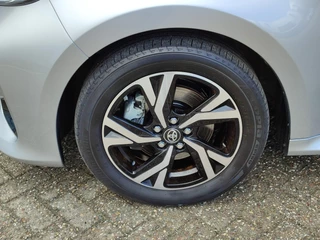 Toyota Yaris 1.5 Hybrid 115 DYNAMIC NL-AUTO STOEL/STUURVERW BLIND SPOT PARK-SENSOREN NAVI CAMERA CLIMA AD-CRUISE APPLE/ANDROID KEYLESS 16'' LM-VELGEN / 14