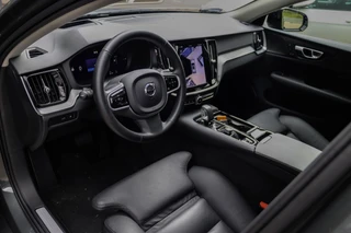 Volvo V60 T8 AWD Plus Dark / 21