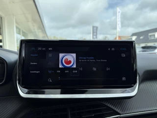Peugeot 2008 1.2 Turbo 100 Allure | Draadloos Apple Carplay/Android Auto | Parkeersensoren | Privacy Glass | Lichtmetalen velgen / 10