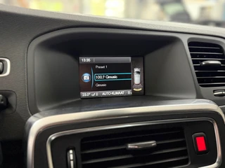 Volvo V60 1.6 T4 R-Design | Navi | Trekhaak | 180PK | Winter Pack | High Performance Audio | Leder/Alcantara / 10