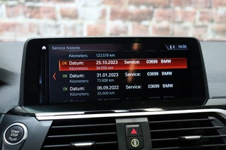 BMW X3 xDrive20i High Executive xLine Automaat  / Navigatiesysteem Professional / Panoramadak / Trekhaak / Leder / Parkeersensoren voor+achter / 19 Inch / Sportstoelen / LED / Stoelverwarming / Climate Control / 29