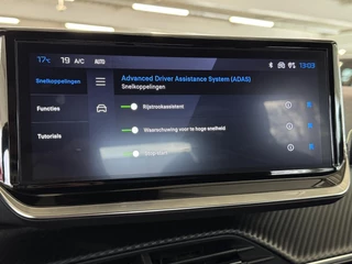 Peugeot 2008 1.2 Hybrid 145 GT | Automaat |145PK | Airco-Ecc | LM-Velgen | PDC | Navigatie | Camera | Cruise | Carplay | DAB | ( Vestiging - Vianen Tel:0347-371248 ) / 30